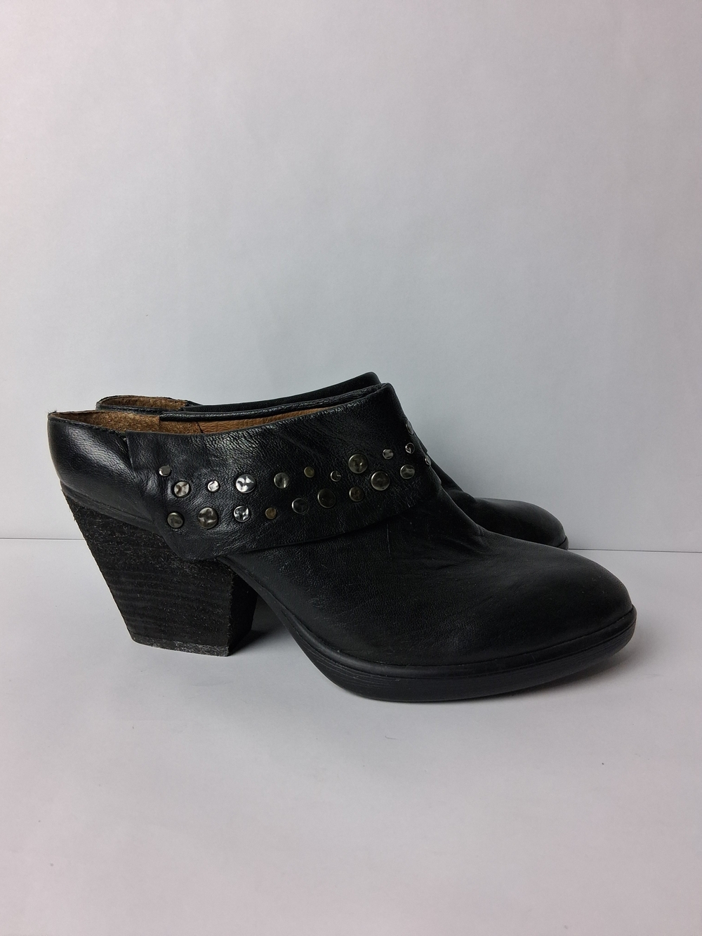 Söfft Gila Black Studded Leather Heeled Mules Clogs Shoes
Women's Size 10 M